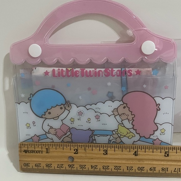 Little Twin Stars 2022 Hankerchief in Vinyl Pouch - Picture 4 of 7